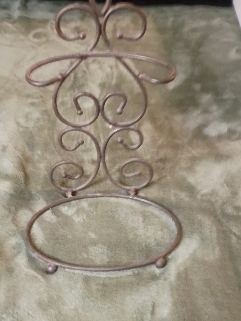 Vintage Ornate Metal Scroll Work Stand Wine Bottle Cradle Or Collector Barbie